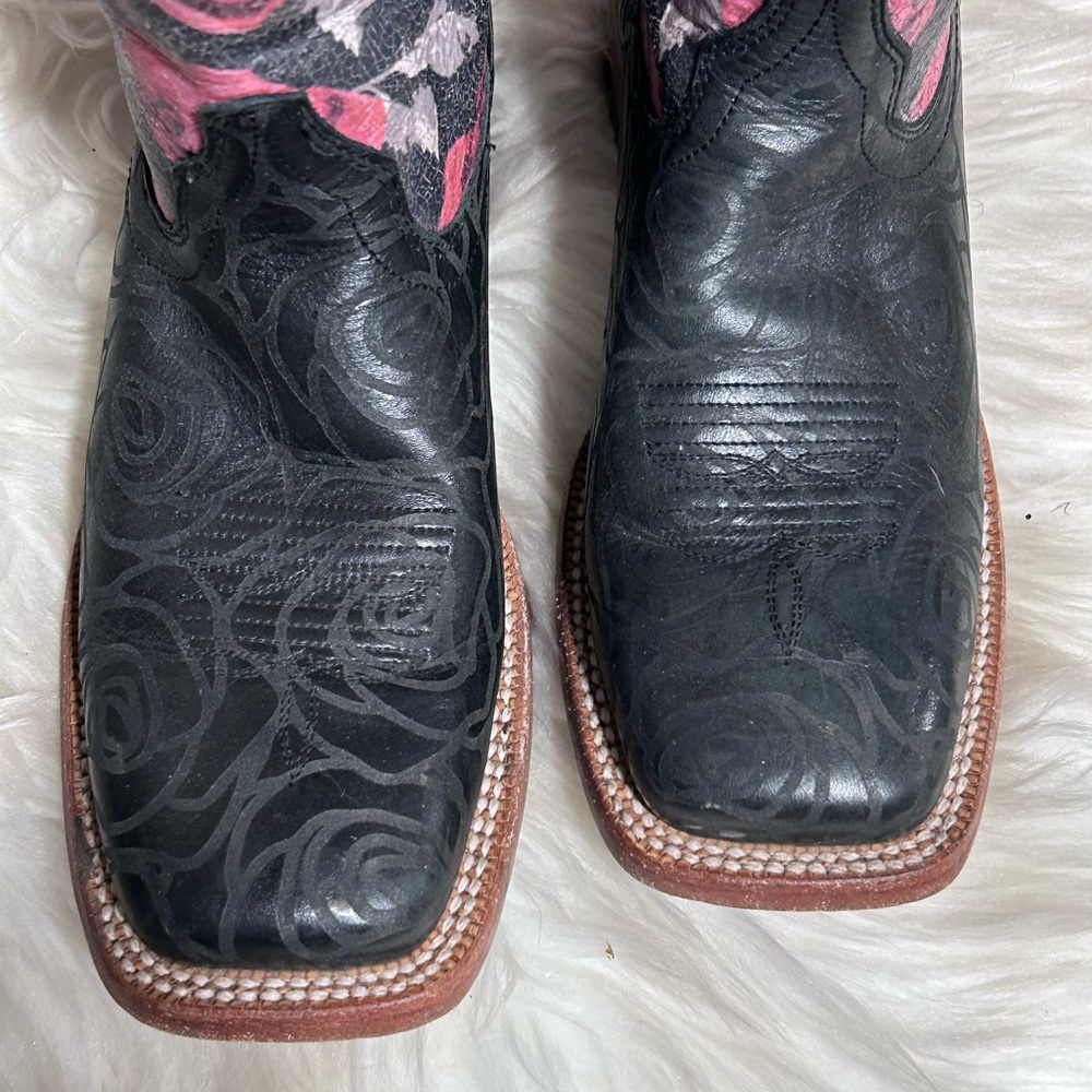Ariat Black and Pink Floral Cowboy Boots 7.5R - Picture 2 of 6